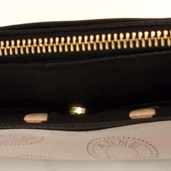 ANNE KLEIN BLACK AND CREAM FAUX LEATHER CROSSBODY PURSE, Like New Crossbody Bag - Picture 5 of 12